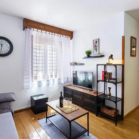 1 Bedroom Gorgeous In * Pula
