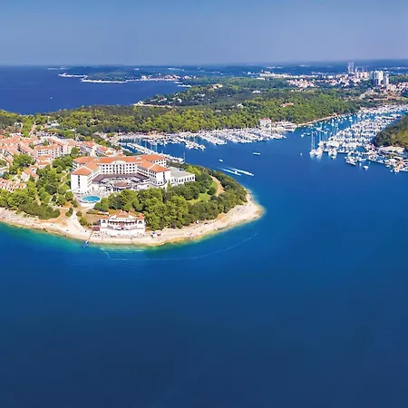 1 Bedroom Gorgeous In Apartamento Pula