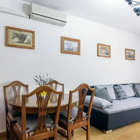 Apartamento 1 Bedroom Gorgeous In *