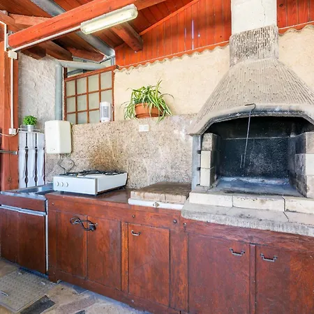 1 Bedroom Gorgeous In * Pula