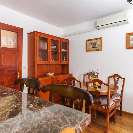 1 Bedroom Gorgeous In Apartamento