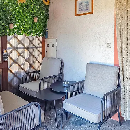 1 Bedroom Gorgeous In * Пула
