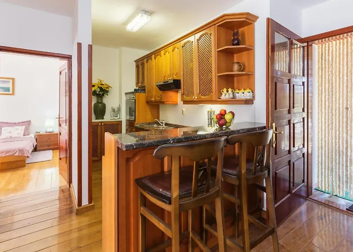 Appartement Stunning In With Kitchen *