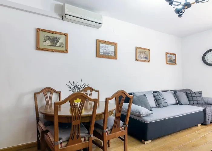 Appartement Stunning In With Kitchen *